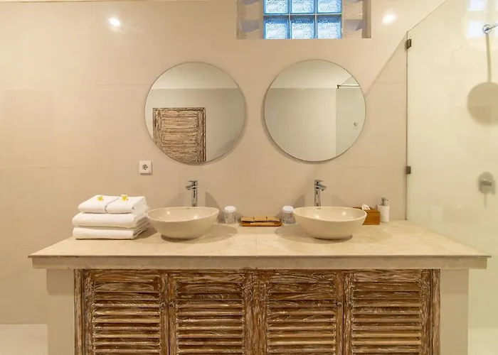 Bougenvia 2 Bedroom Private Pool Seminyak
