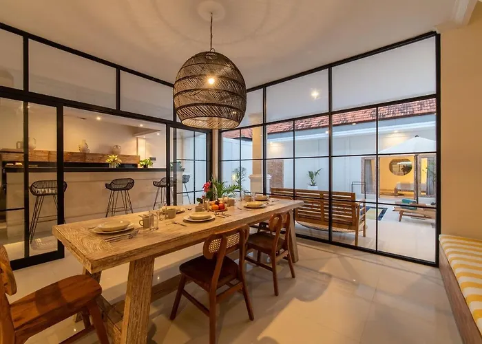 Bougenvia 2 Bedroom Private Pool * Seminyak
