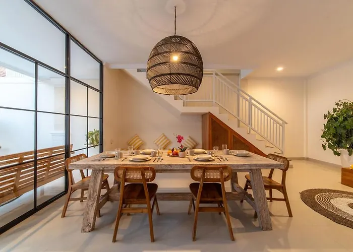 Bougenvia 2 Bedroom Private Pool * Seminyak